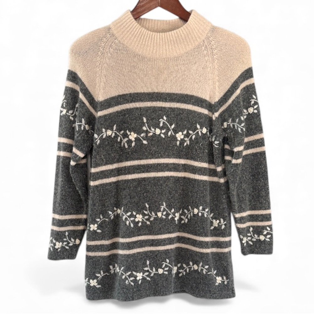 Vintage Sweater Womens Medium Silk Angora Wool Knit Winter Cozy